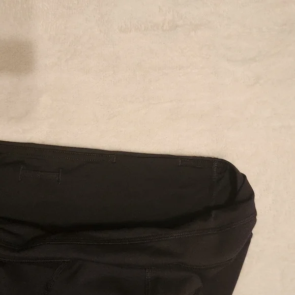 LULULEMON crop black leggings. Missing size tag but perfect condition - Picture 8 of 13